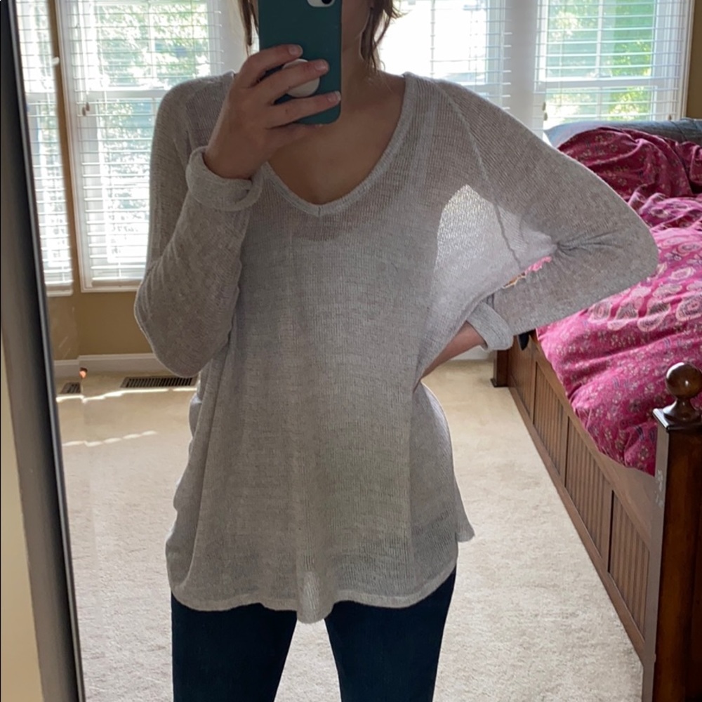 Brandy Melville lightweight sweater
